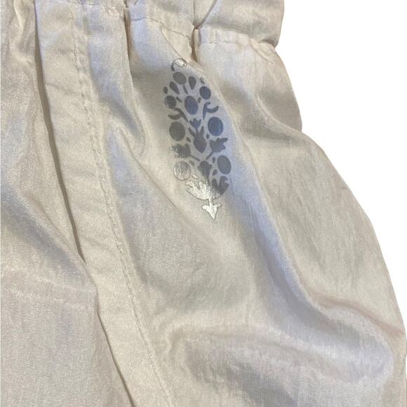 Free People Movement White Athleisure Shorts in a Womens Large - Picture 3 of 6